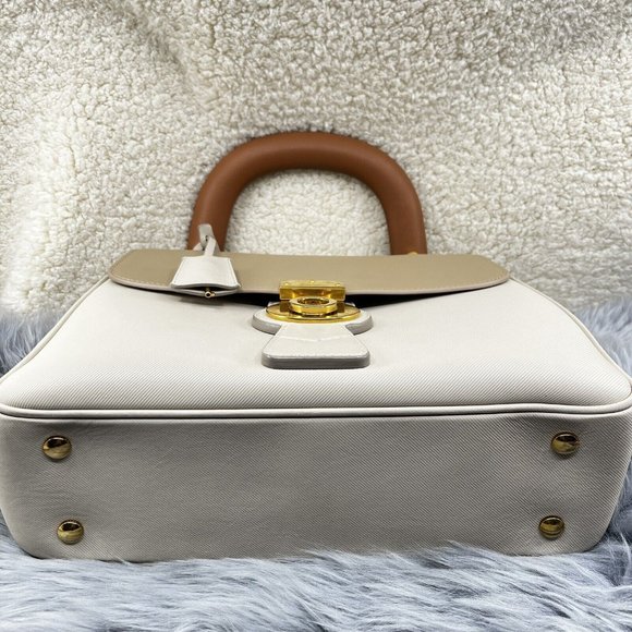 Burberry DK88 Medium Trench Calfskin Top Handle Bag Limestone Honey EUC - Picture 9 of 16